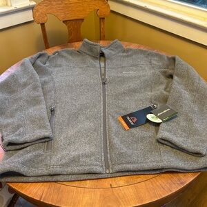 NWT EddieBsuer zip front polartec fleece, with standup collar and zip pockets